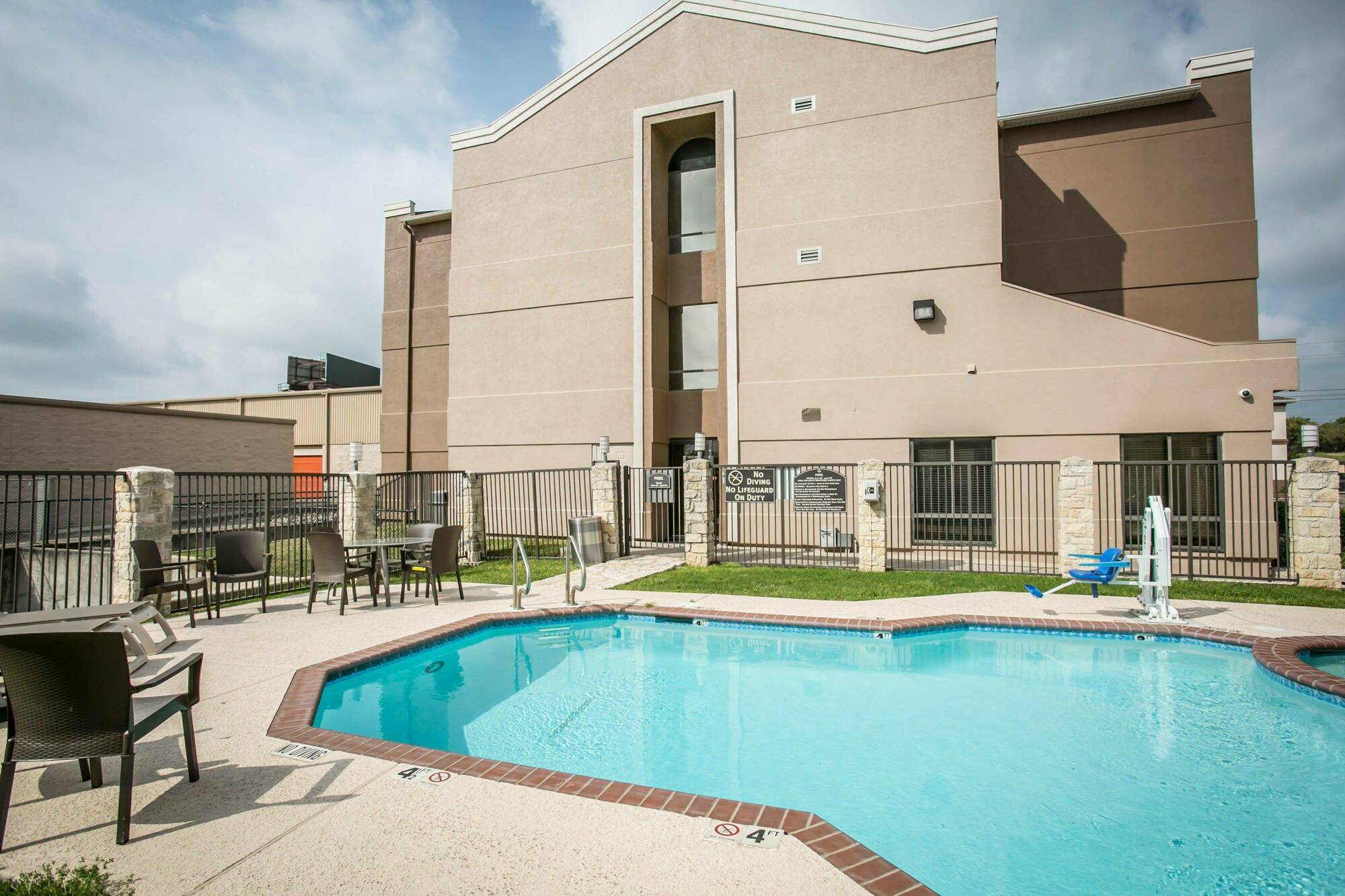 Comfort Suites Austin Nw Lakeline Exterior foto